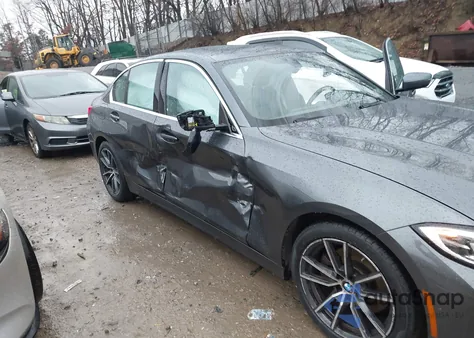 2020 BMW 330I xDrive z USA, uszkodzony, nr VIN WBA5R7C08LFH79469